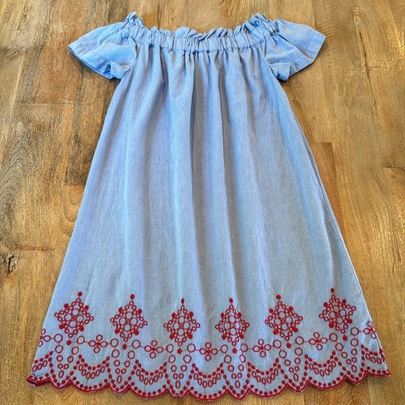 Vineyard Vines Dresses & Skirts - Vineyard Vines Off The Shoulder Blue/Red Embroidered Dress